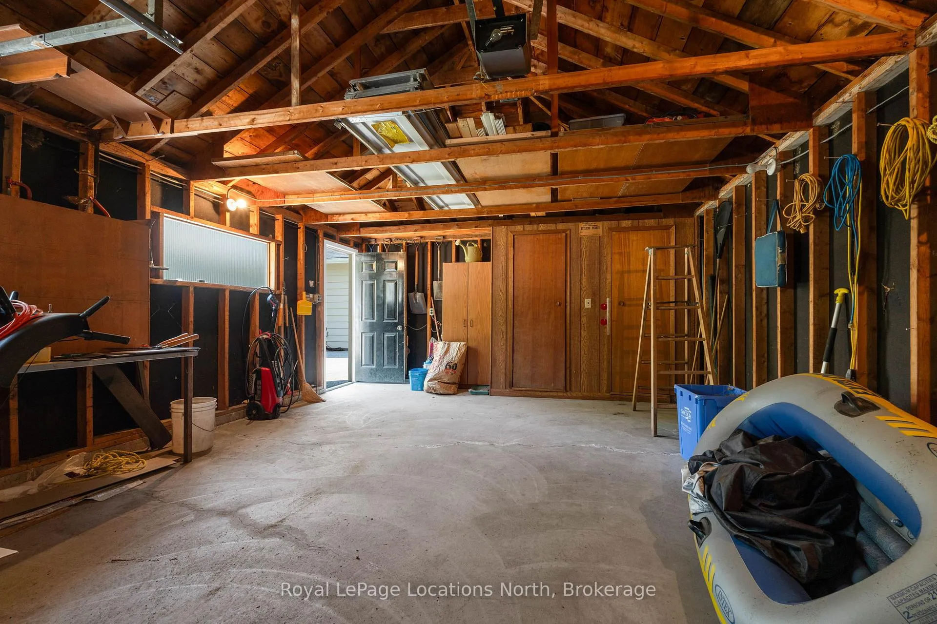 Photo 32 of 297 Beach Road, Innisfil, Gilford — HOMEH