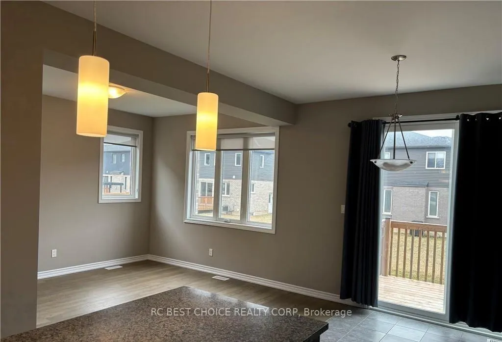 Photo 4 of 8088 Citation Road, Niagara Falls, Ascot — HOMEH