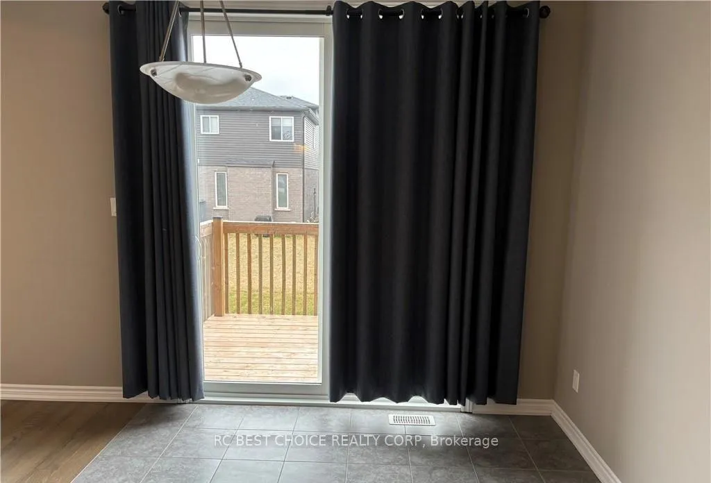 Photo 5 of 8088 Citation Road, Niagara Falls, Ascot — HOMEH
