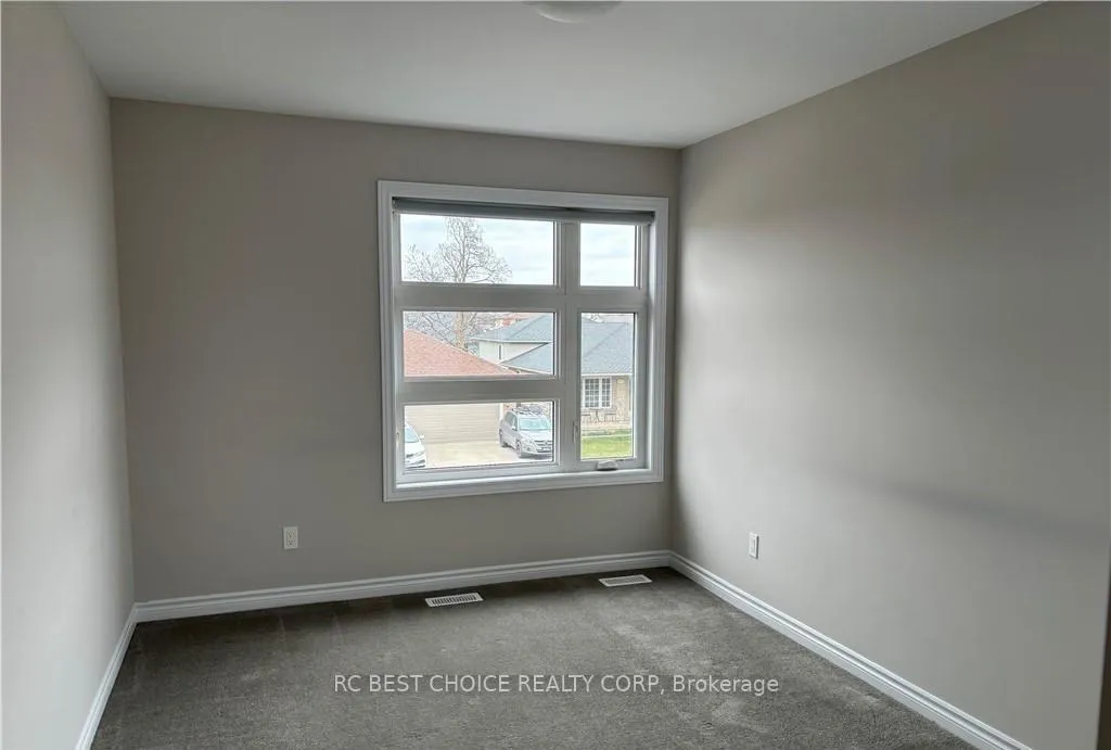 Photo 11 of 8088 Citation Road, Niagara Falls, Ascot — HOMEH