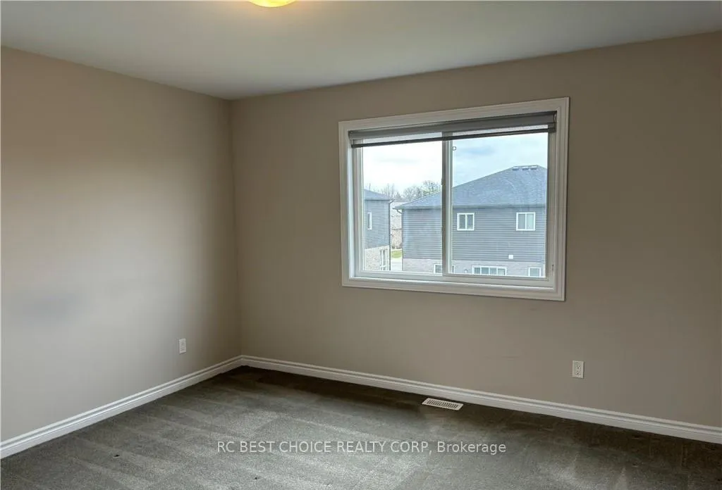 Photo 15 of 8088 Citation Road, Niagara Falls, Ascot — HOMEH