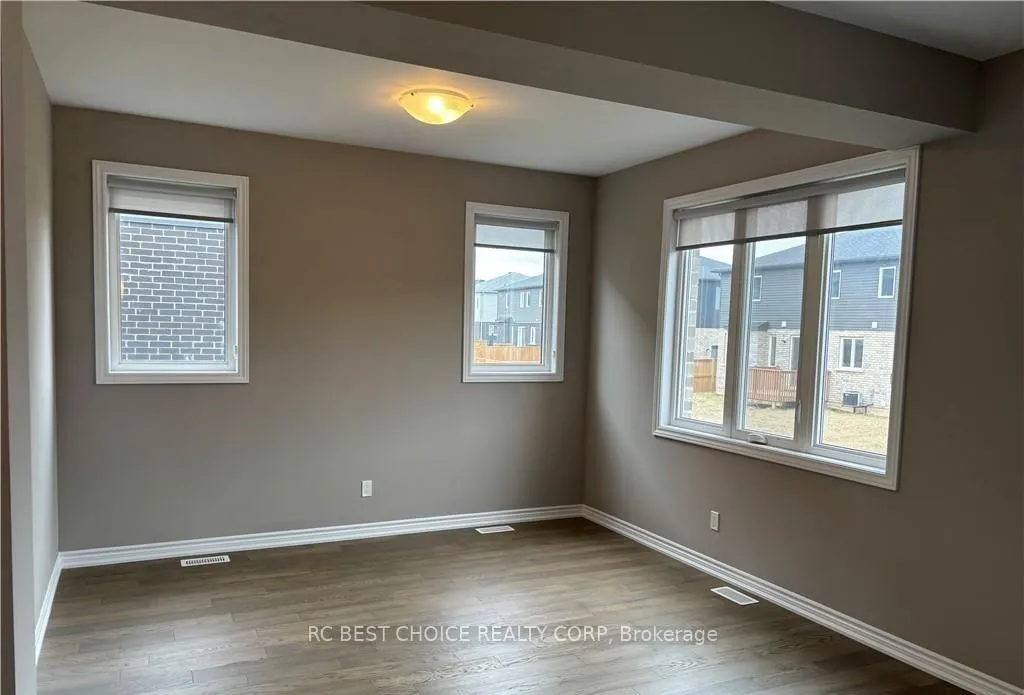 Photo 18 of 8088 Citation Road, Niagara Falls, Ascot — HOMEH