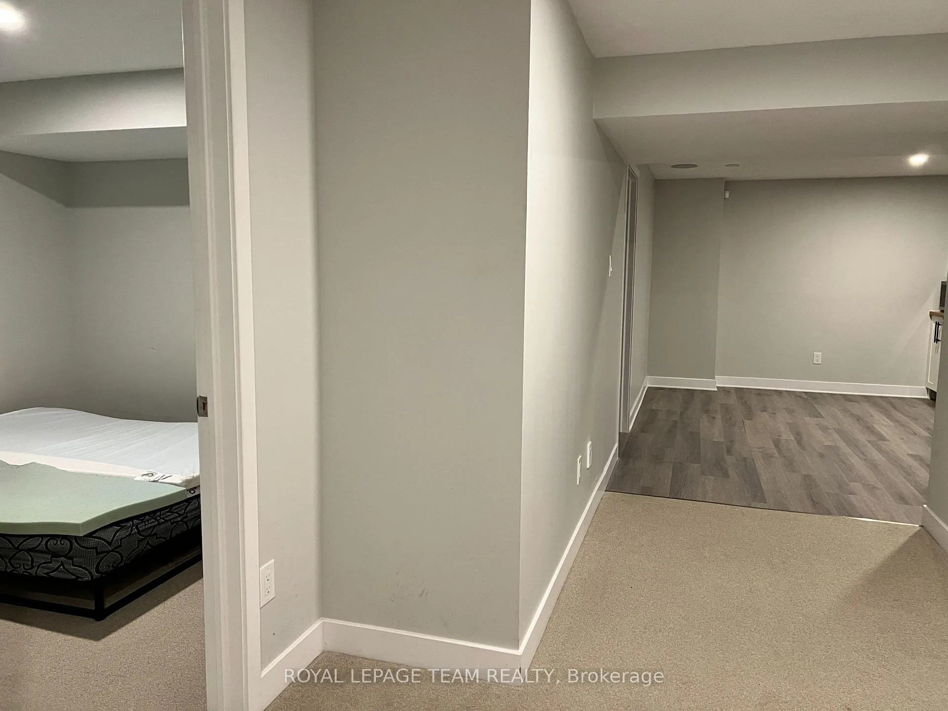 Photo 6 of 33 Thunderbolt Street, Ottawa, Kanata - Emerald Meadows/Trailwest — HOMEH