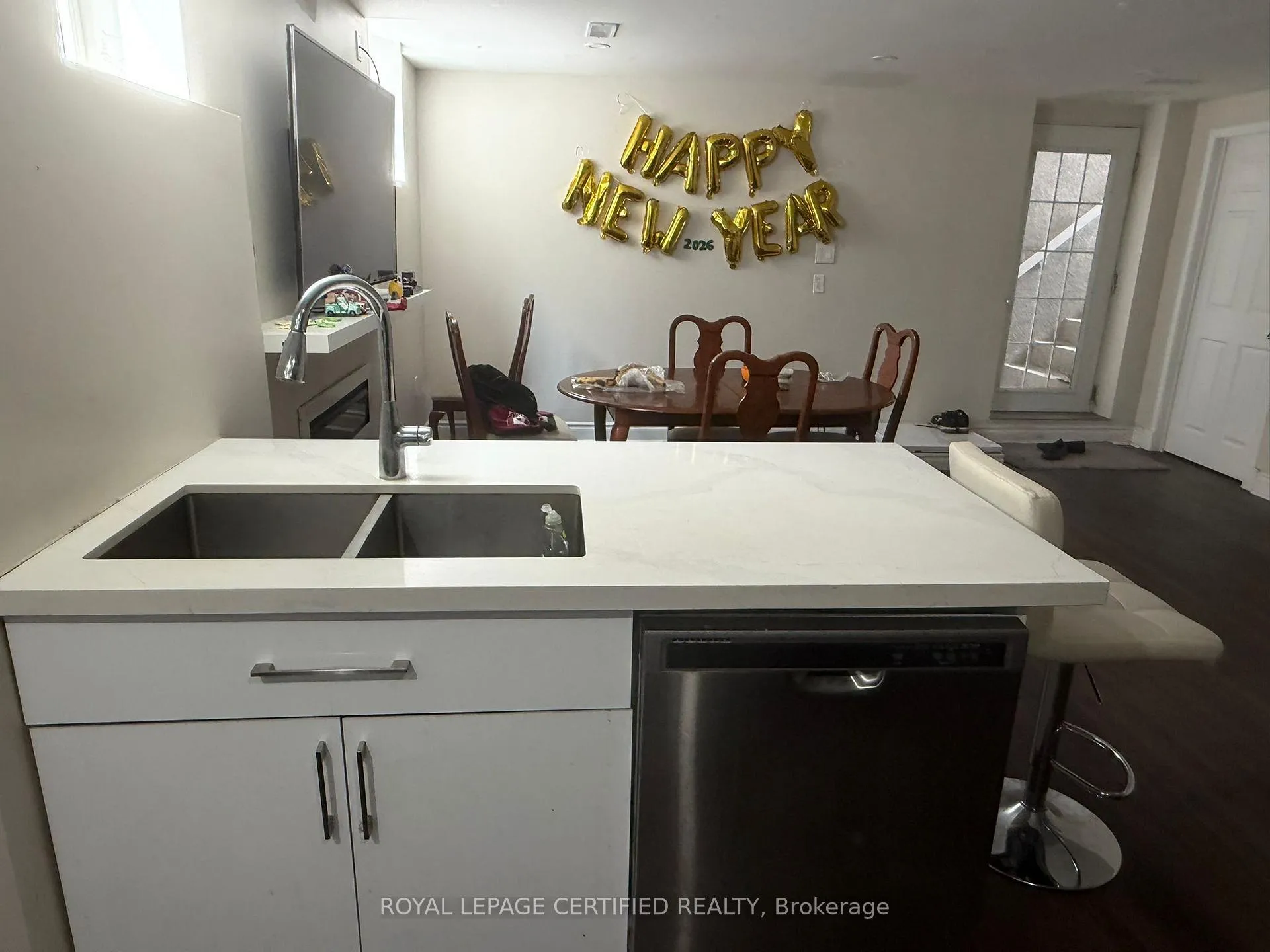 Photo 3 of 14 Tanvalley Drive, Brampton, Fletcher's Meadow — HOMEH