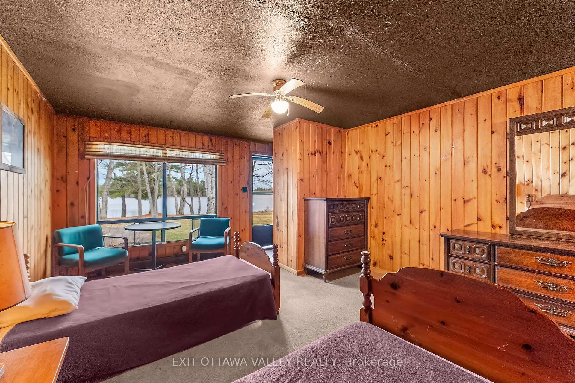 Photo 19 of 104 K/O Lodge Trail, Laurentian Hills, Laurentian Hills North — HOMEH
