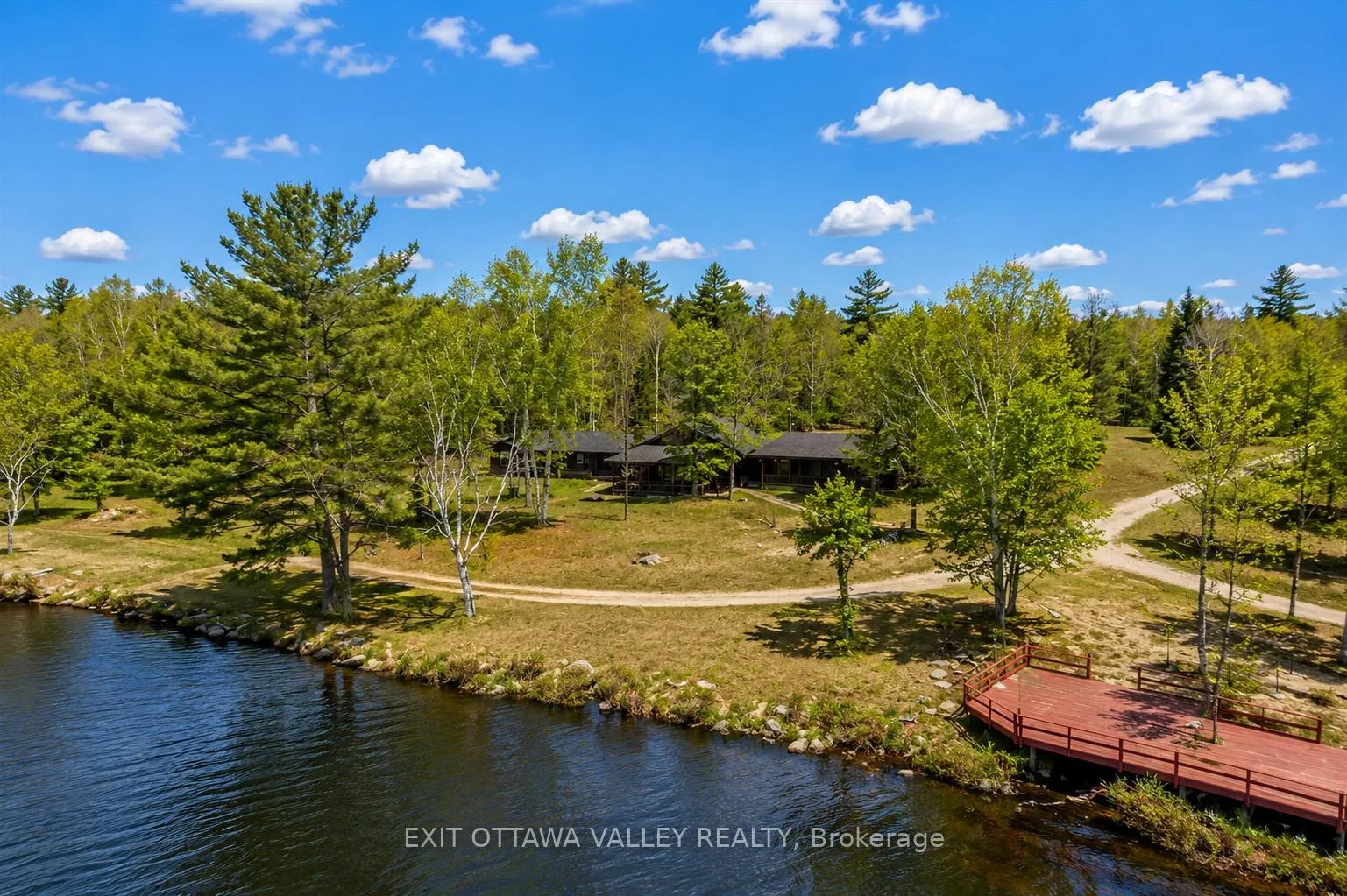 Photo 2 of 104 K/O Lodge Trail, Laurentian Hills, Laurentian Hills North — HOMEH