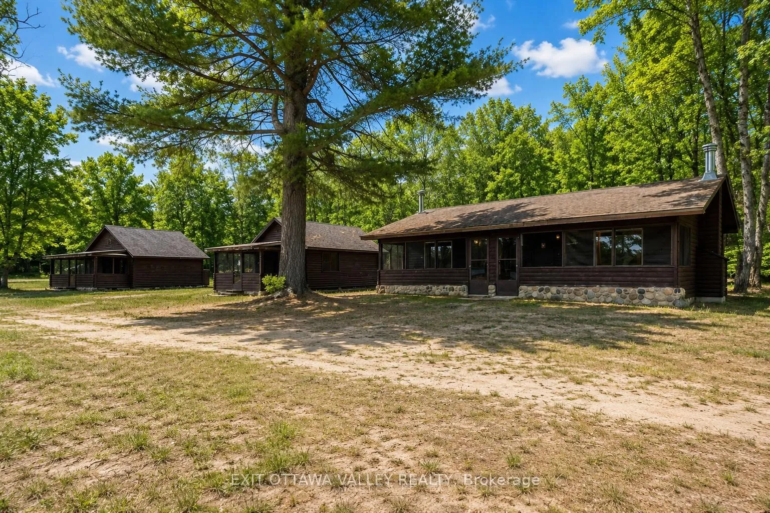 Photo 43 of 104 K/O Lodge Trail, Laurentian Hills, Laurentian Hills North — HOMEH