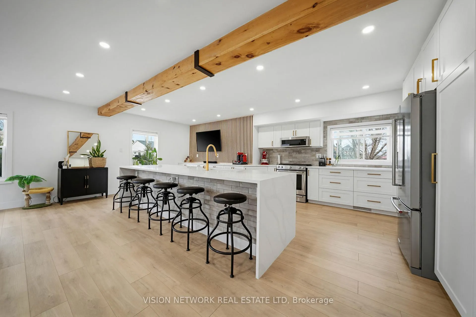 Photo 5 of 266 Chestnut Street, St. Thomas — HOMEH