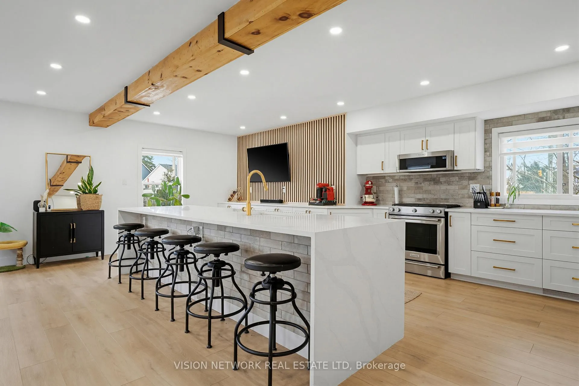Photo 6 of 266 Chestnut Street, St. Thomas — HOMEH
