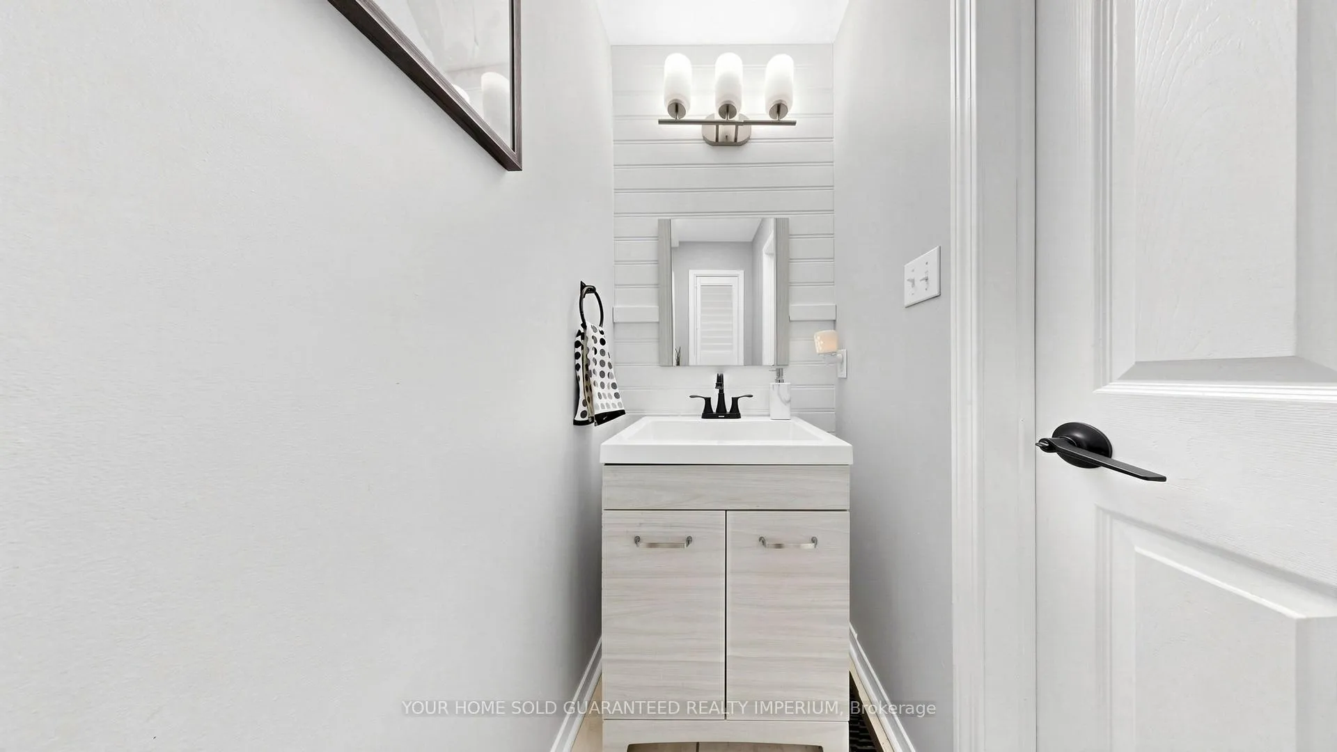 Photo 15 of 100 Madden Place, Clarington, Bowmanville — HOMEH