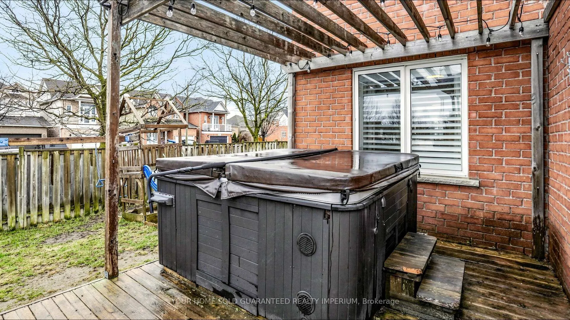 Photo 40 of 100 Madden Place, Clarington, Bowmanville — HOMEH