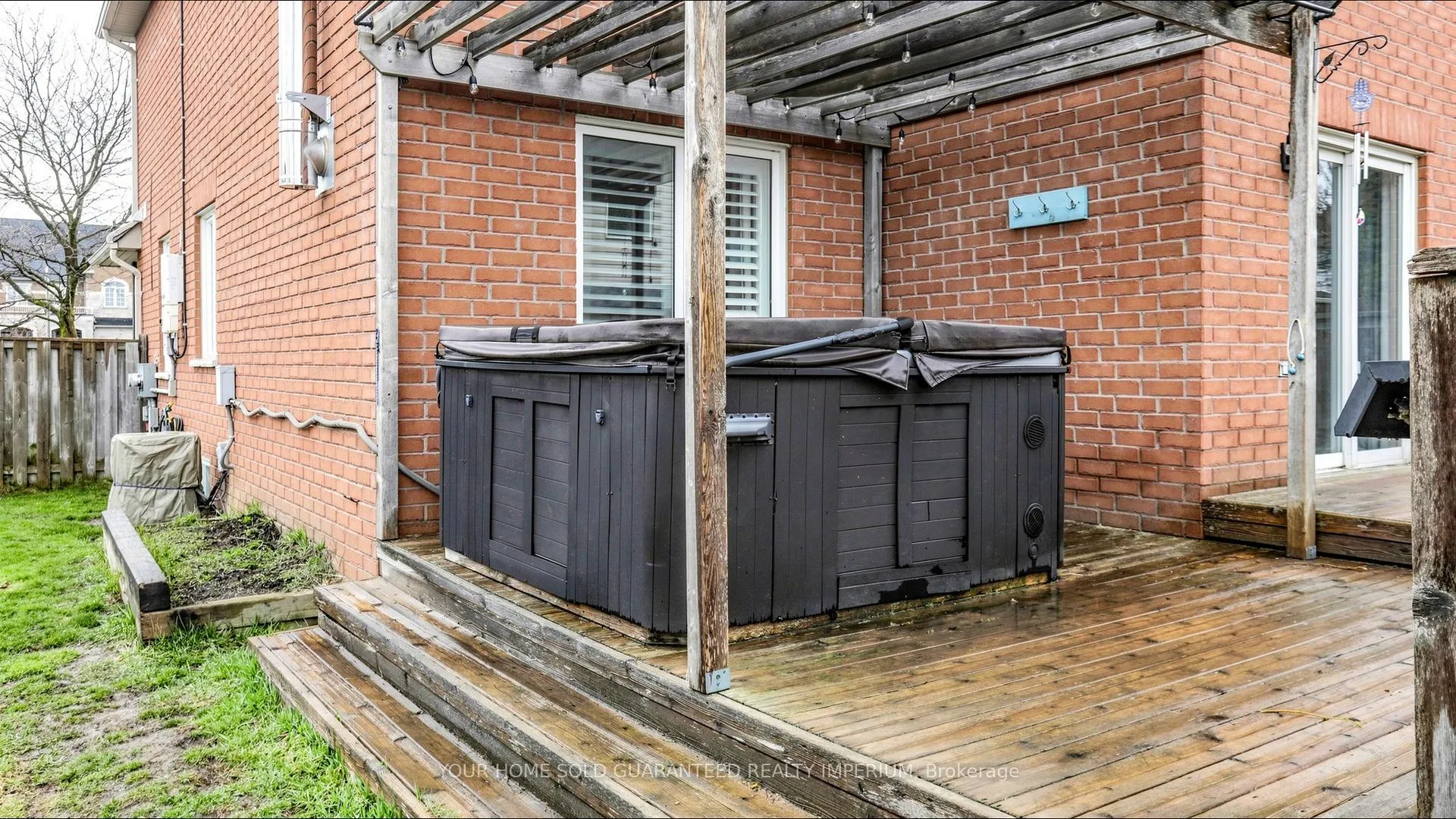 Photo 41 of 100 Madden Place, Clarington, Bowmanville — HOMEH