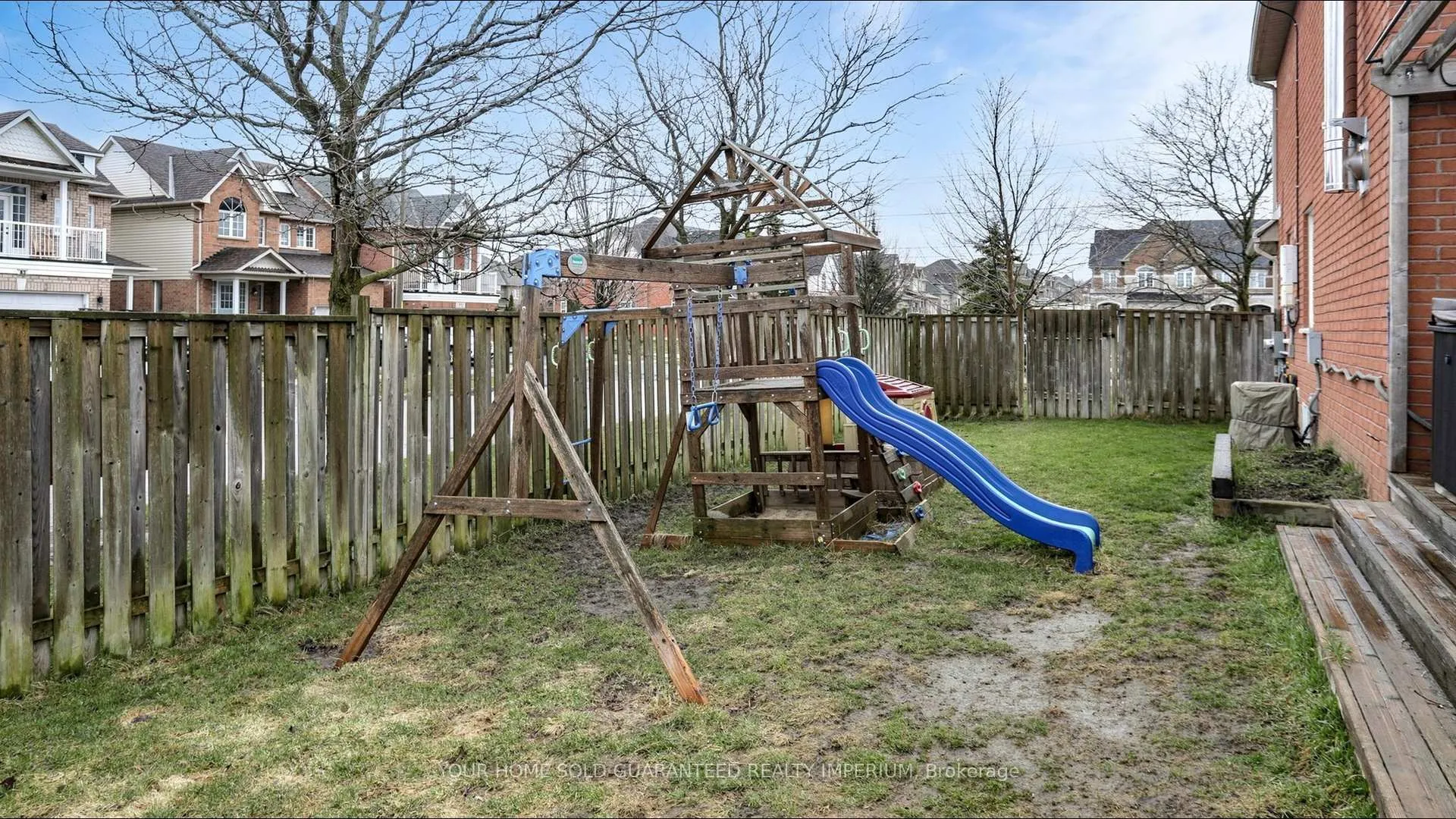 Photo 47 of 100 Madden Place, Clarington, Bowmanville — HOMEH