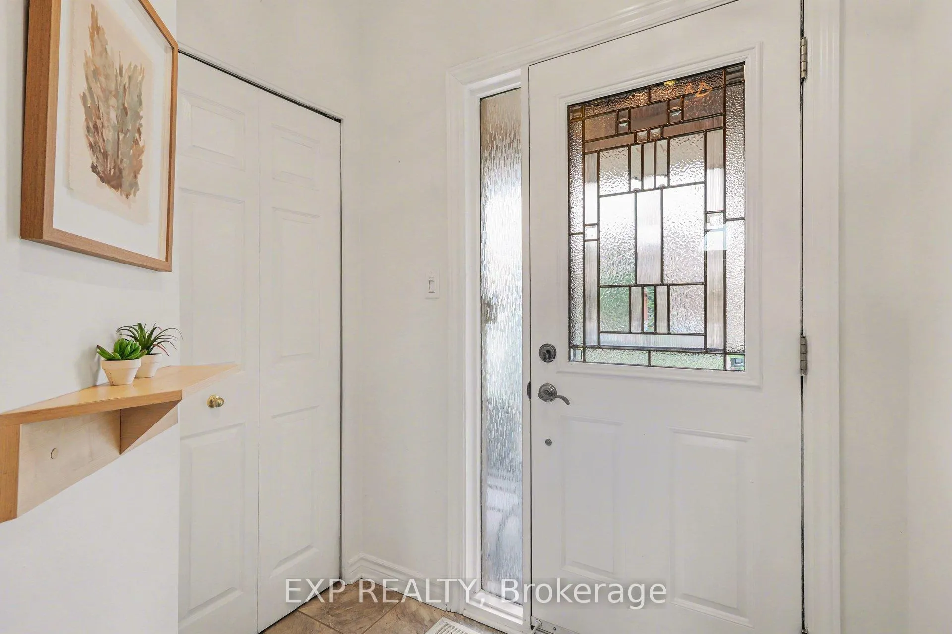 Photo 3 of 4303 Sunwood Crescent, Ottawa, Carson Grove — HOMEH