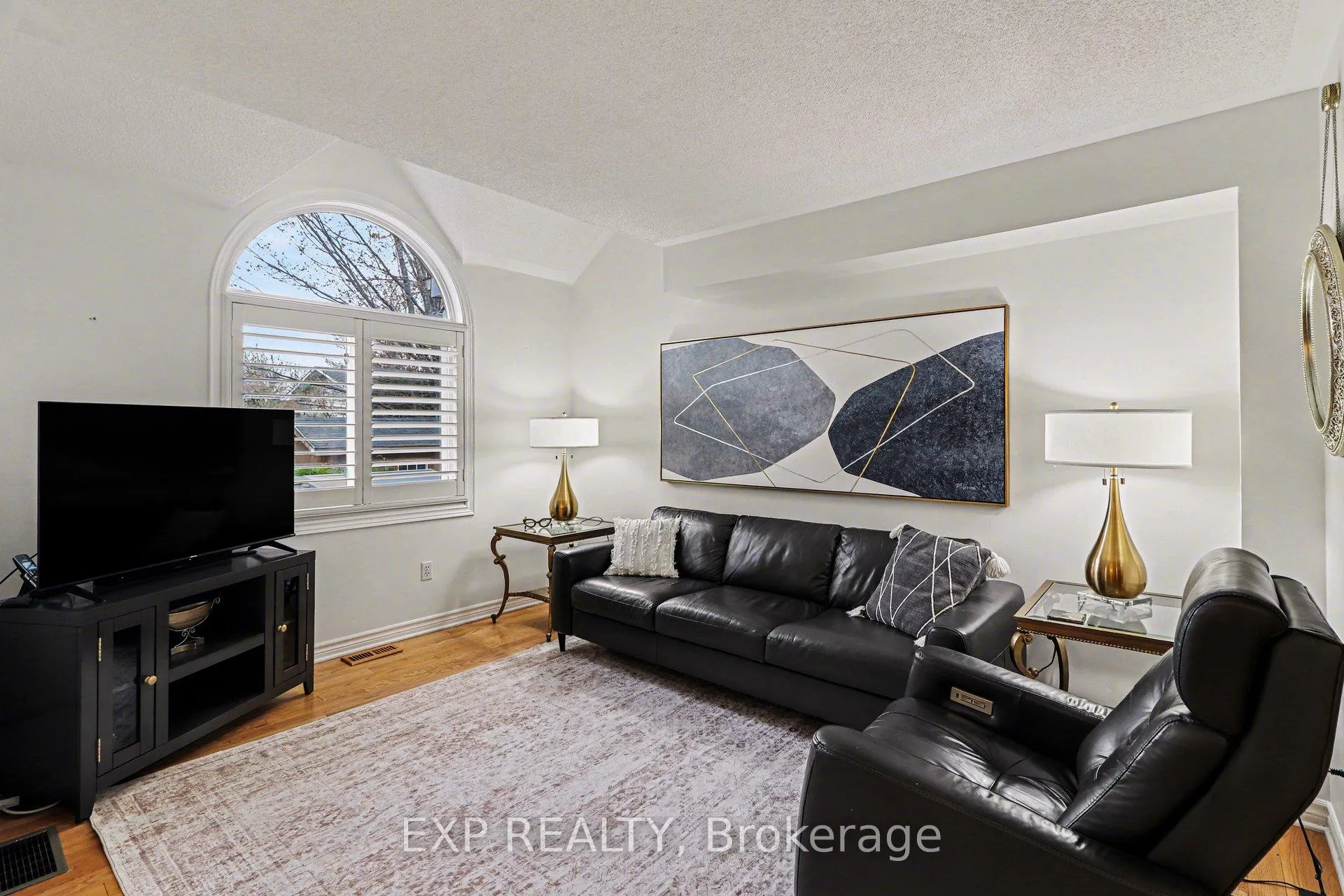 Photo 4 of 4303 Sunwood Crescent, Ottawa, Carson Grove — HOMEH