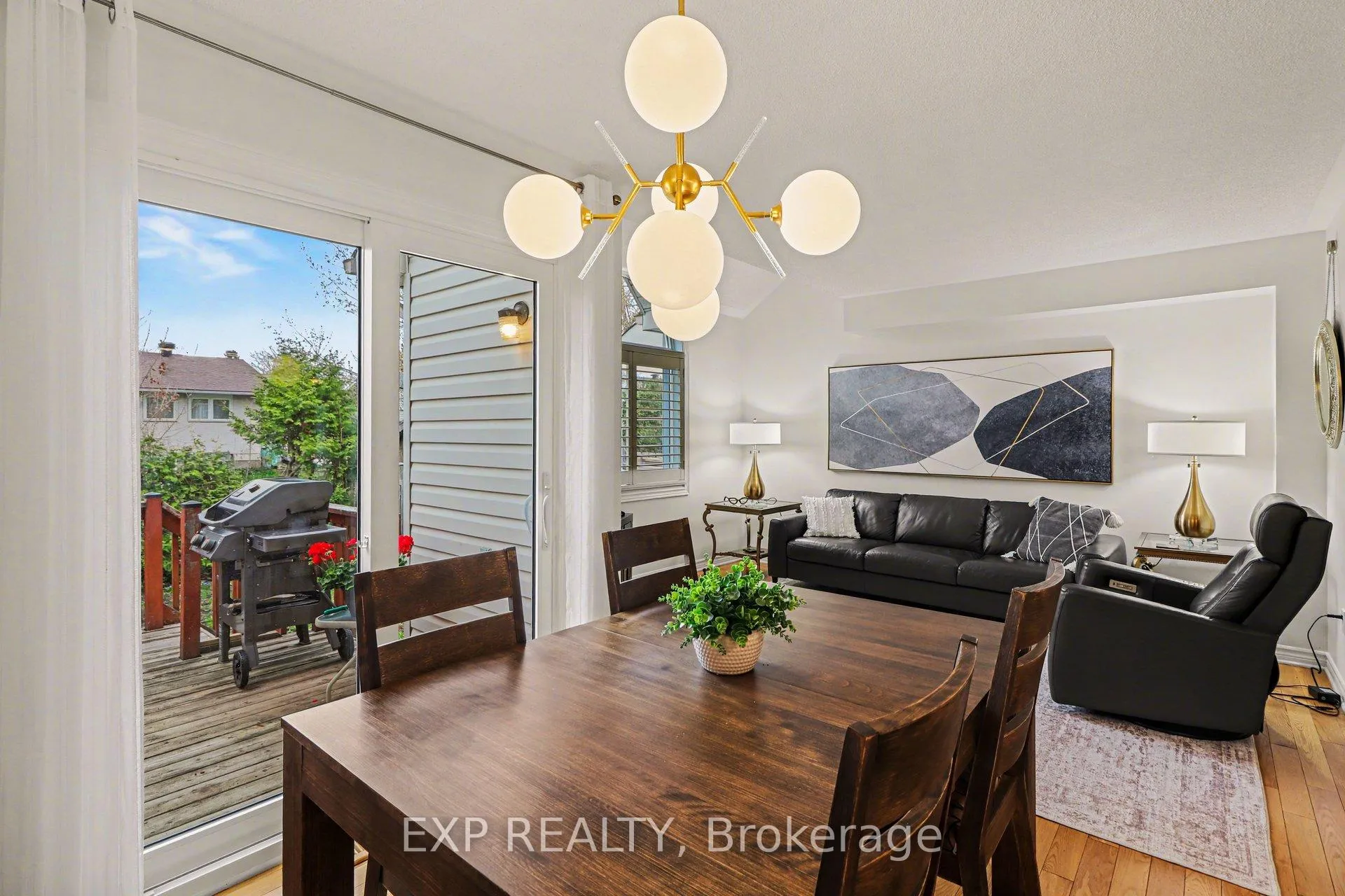 Photo 8 of 4303 Sunwood Crescent, Ottawa, Carson Grove — HOMEH