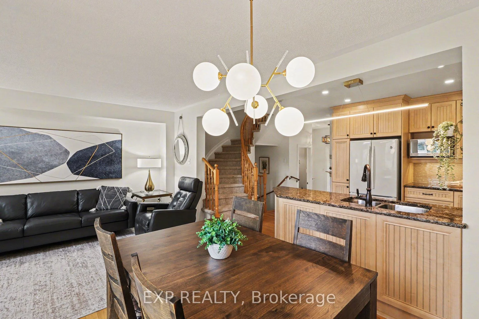 Photo 10 of 4303 Sunwood Crescent, Ottawa, Carson Grove — HOMEH