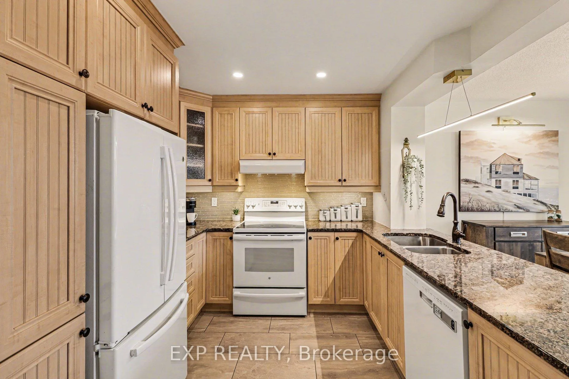 Photo 13 of 4303 Sunwood Crescent, Ottawa, Carson Grove — HOMEH