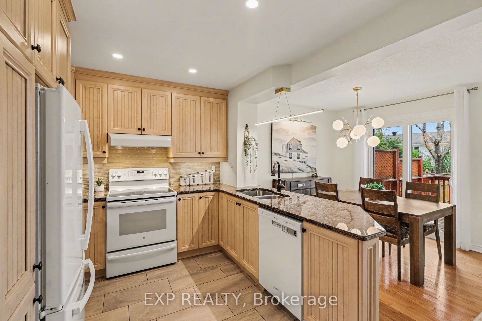Photo 14 of 4303 Sunwood Crescent, Ottawa, Carson Grove — HOMEH
