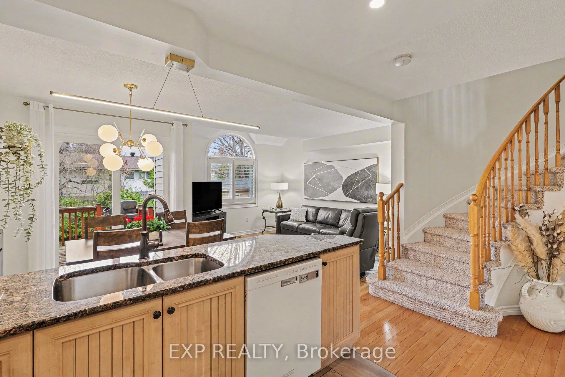 Photo 15 of 4303 Sunwood Crescent, Ottawa, Carson Grove — HOMEH