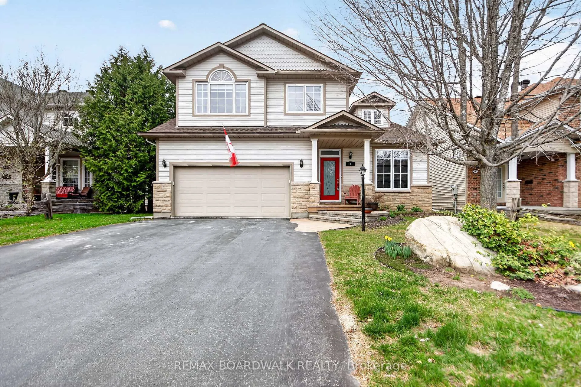 Photo 2 of 141 West Ridge Drive, Ottawa, Stittsville (Central) — HOMEH