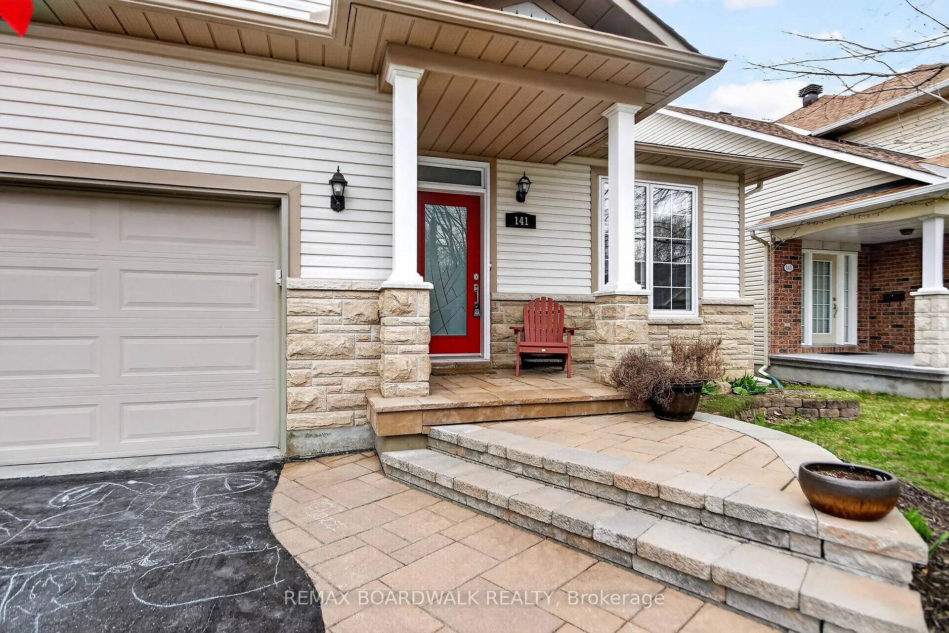 Photo 3 of 141 West Ridge Drive, Ottawa, Stittsville (Central) — HOMEH