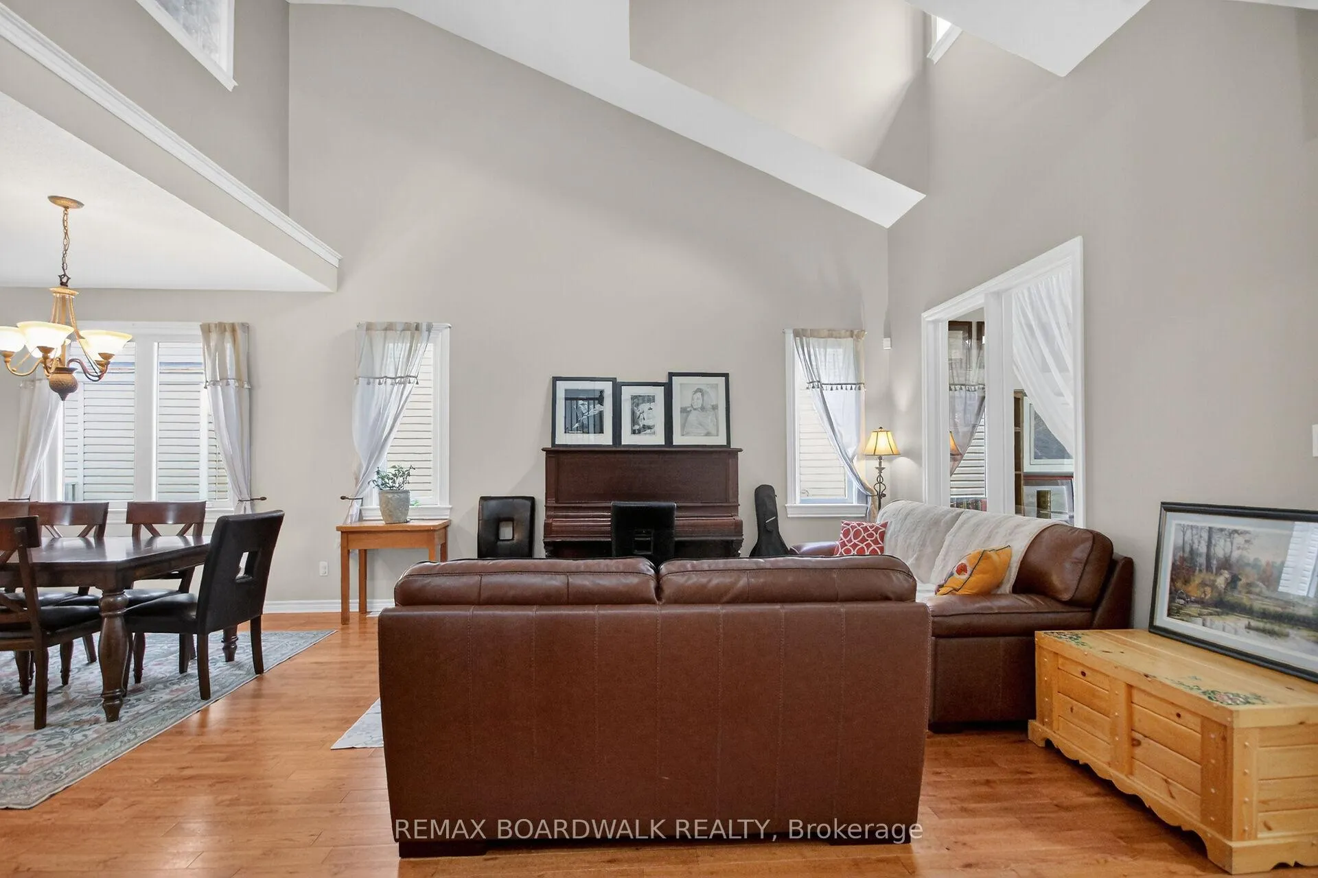 Photo 11 of 141 West Ridge Drive, Ottawa, Stittsville (Central) — HOMEH