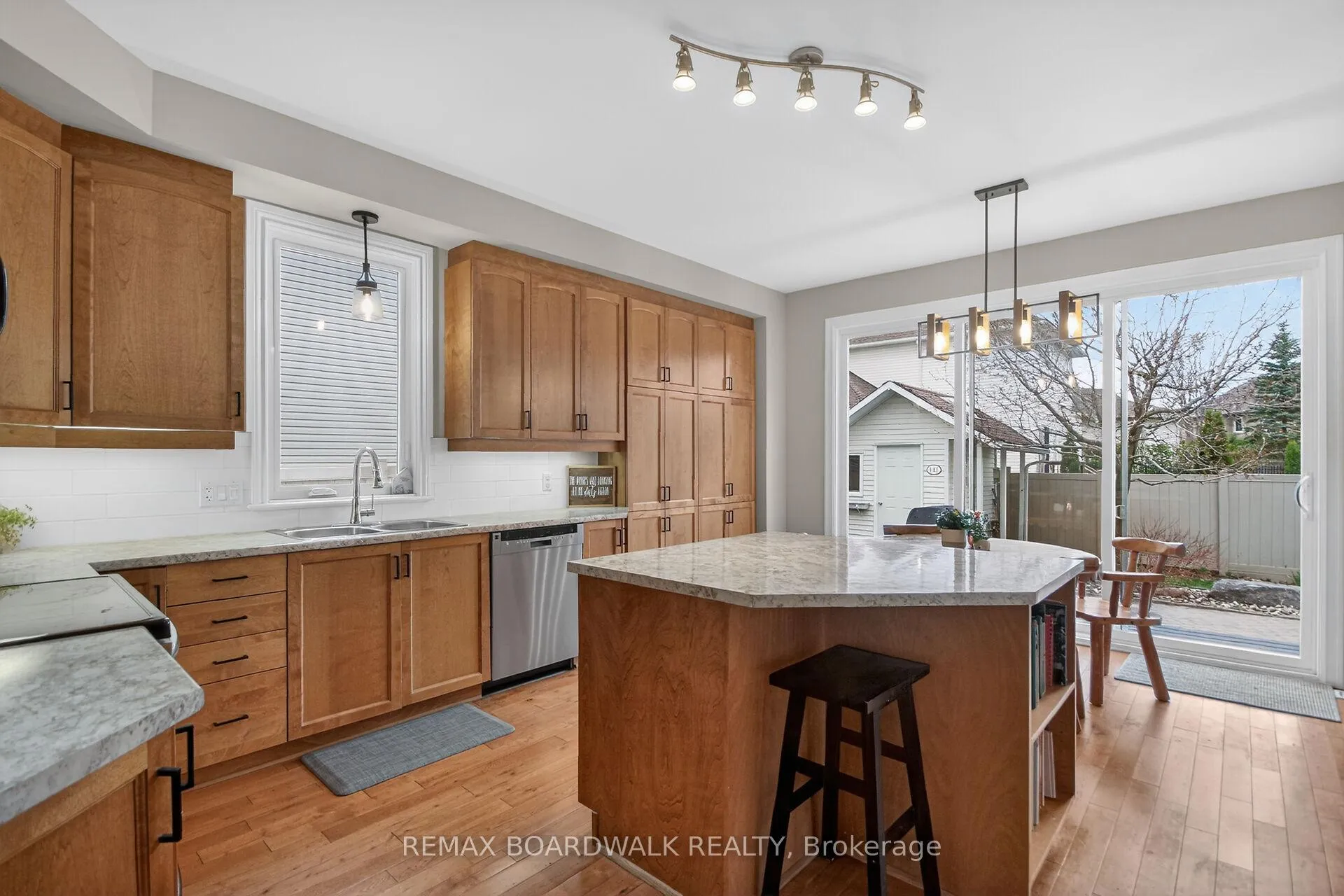 Photo 17 of 141 West Ridge Drive, Ottawa, Stittsville (Central) — HOMEH