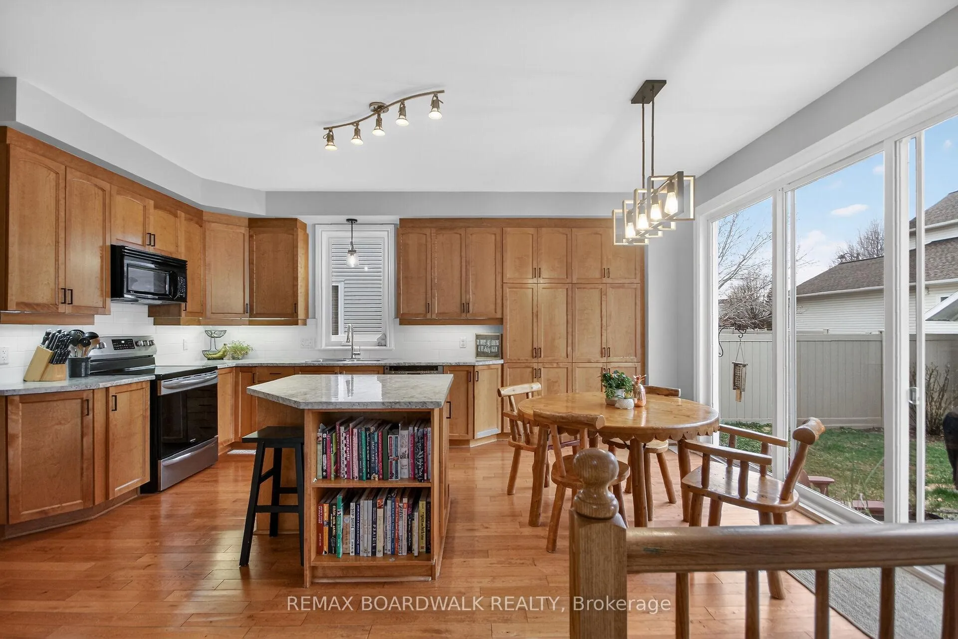 Photo 20 of 141 West Ridge Drive, Ottawa, Stittsville (Central) — HOMEH