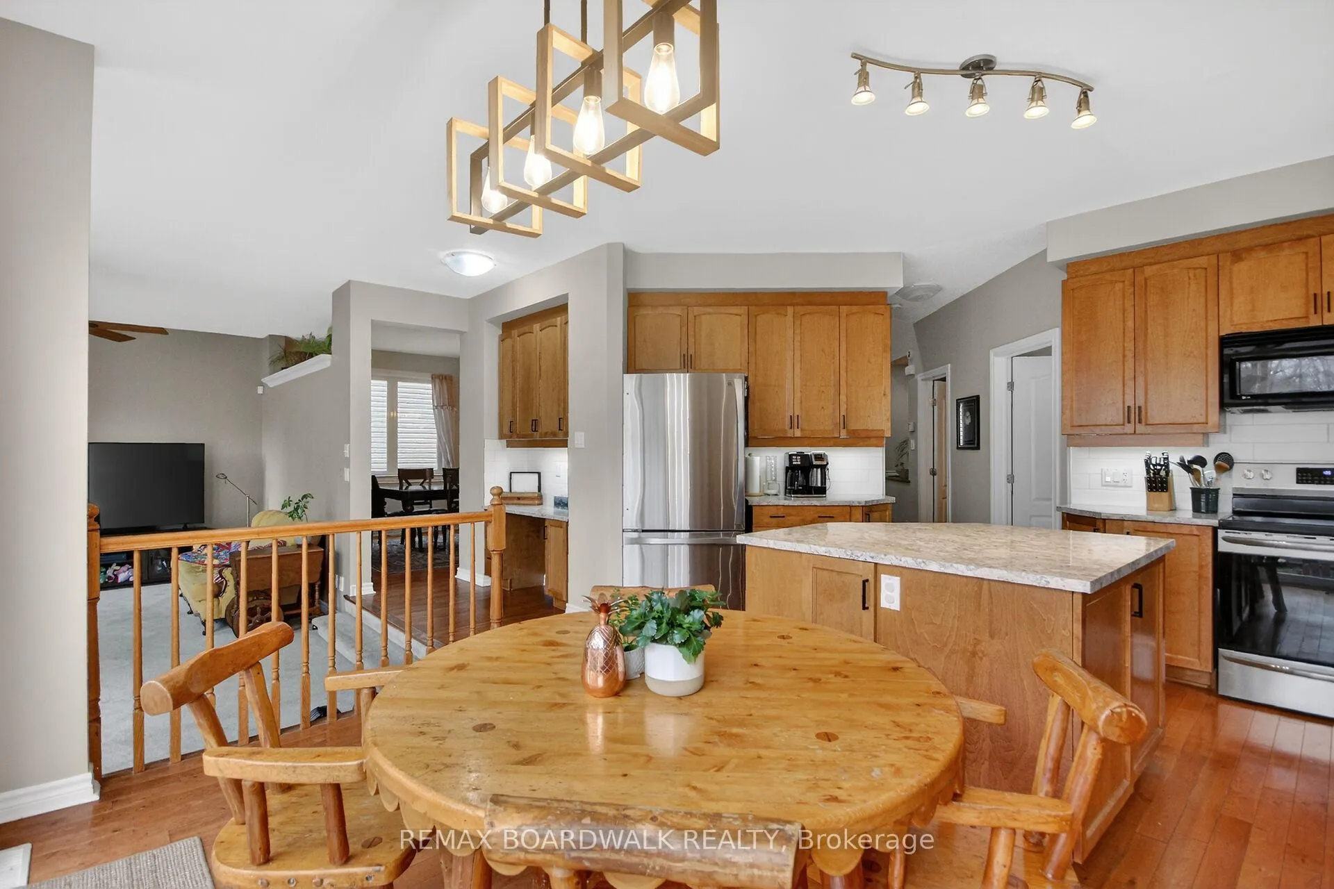 Photo 22 of 141 West Ridge Drive, Ottawa, Stittsville (Central) — HOMEH