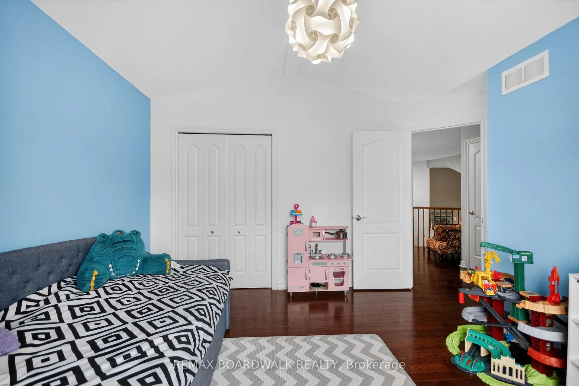 Photo 37 of 141 West Ridge Drive, Ottawa, Stittsville (Central) — HOMEH