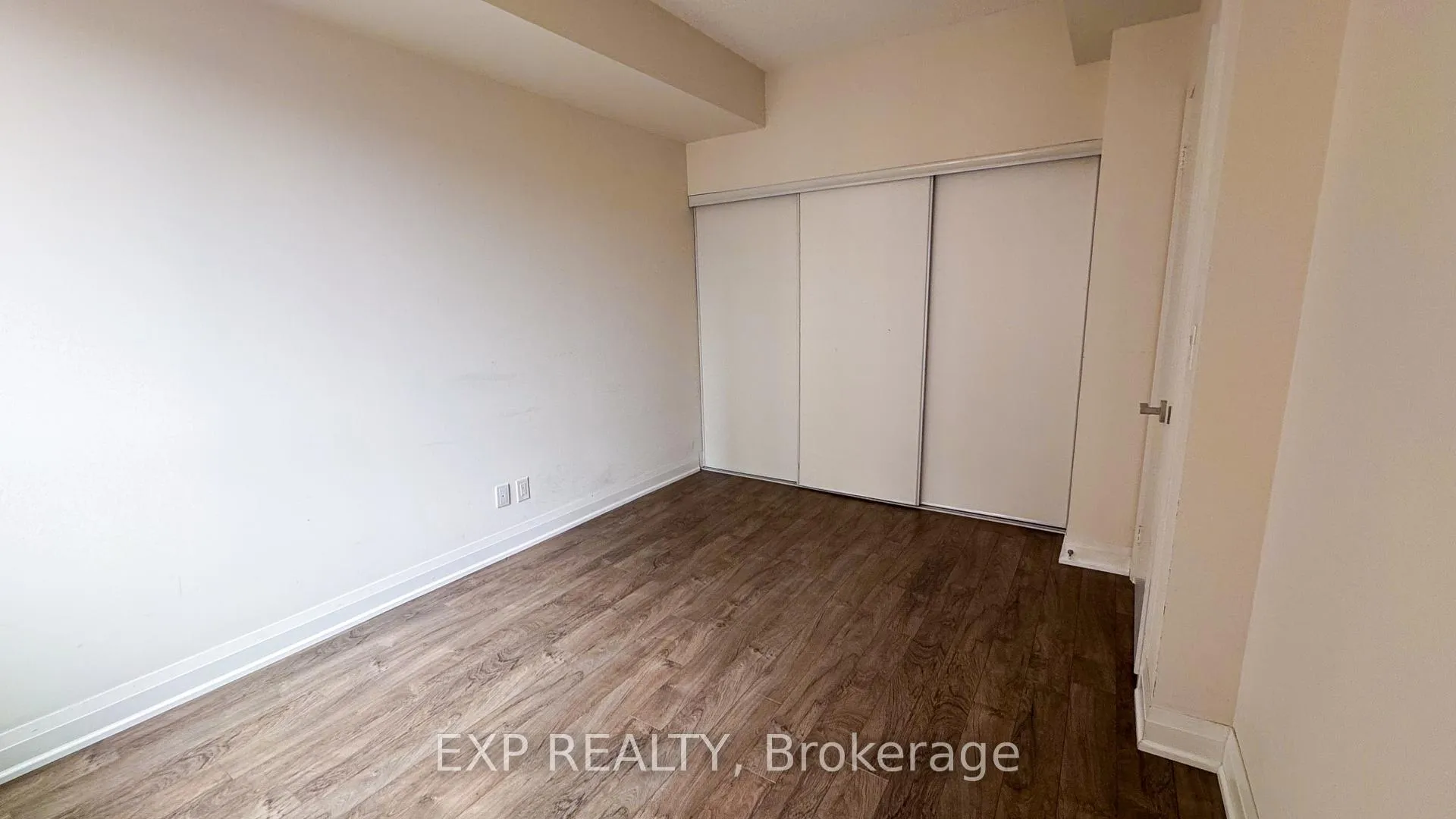 Photo 7 of Unit 603, 28 Uptown Drive, Markham, Unionville — HOMEH