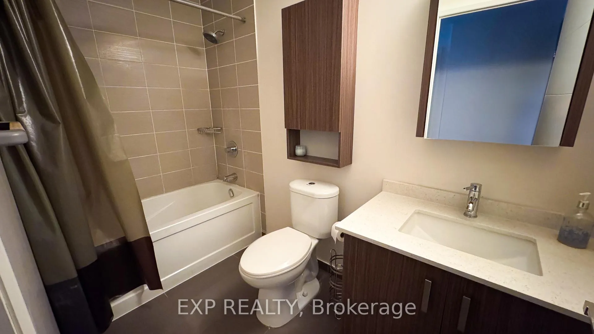 Photo 8 of Unit 603, 28 Uptown Drive, Markham, Unionville — HOMEH