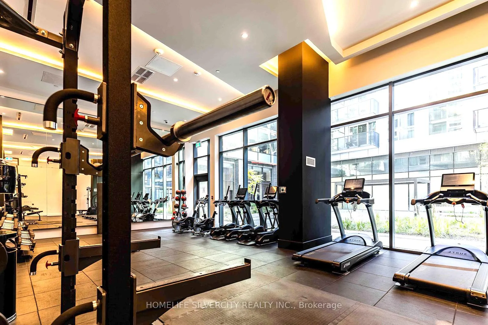 Photo 4 of Unit 811, 2450 Old Bronte Road, Oakville, Westmount — HOMEH
