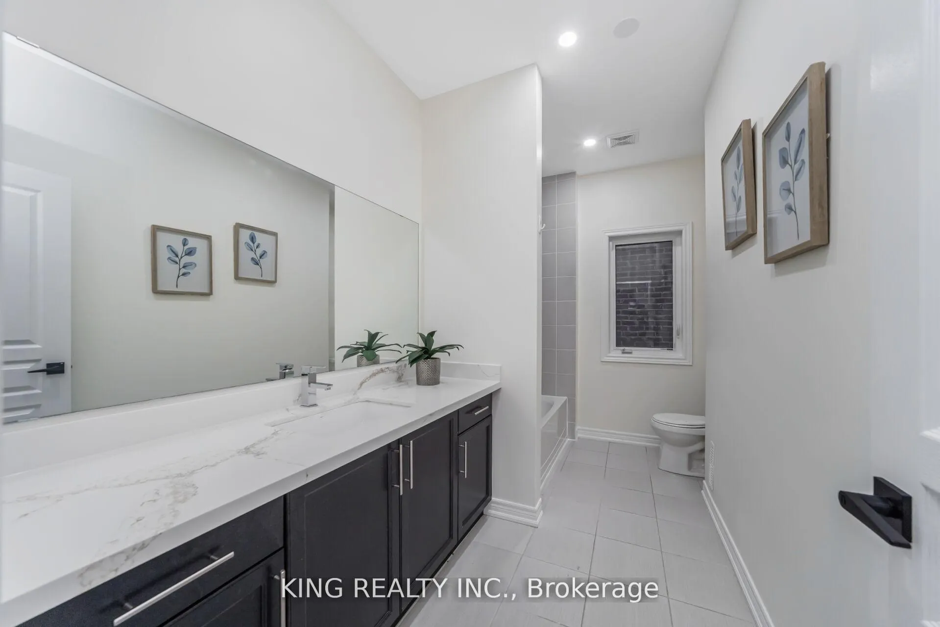 Photo 35 of 52 Haverstock Crescent, Brampton, Northwest Brampton — HOMEH