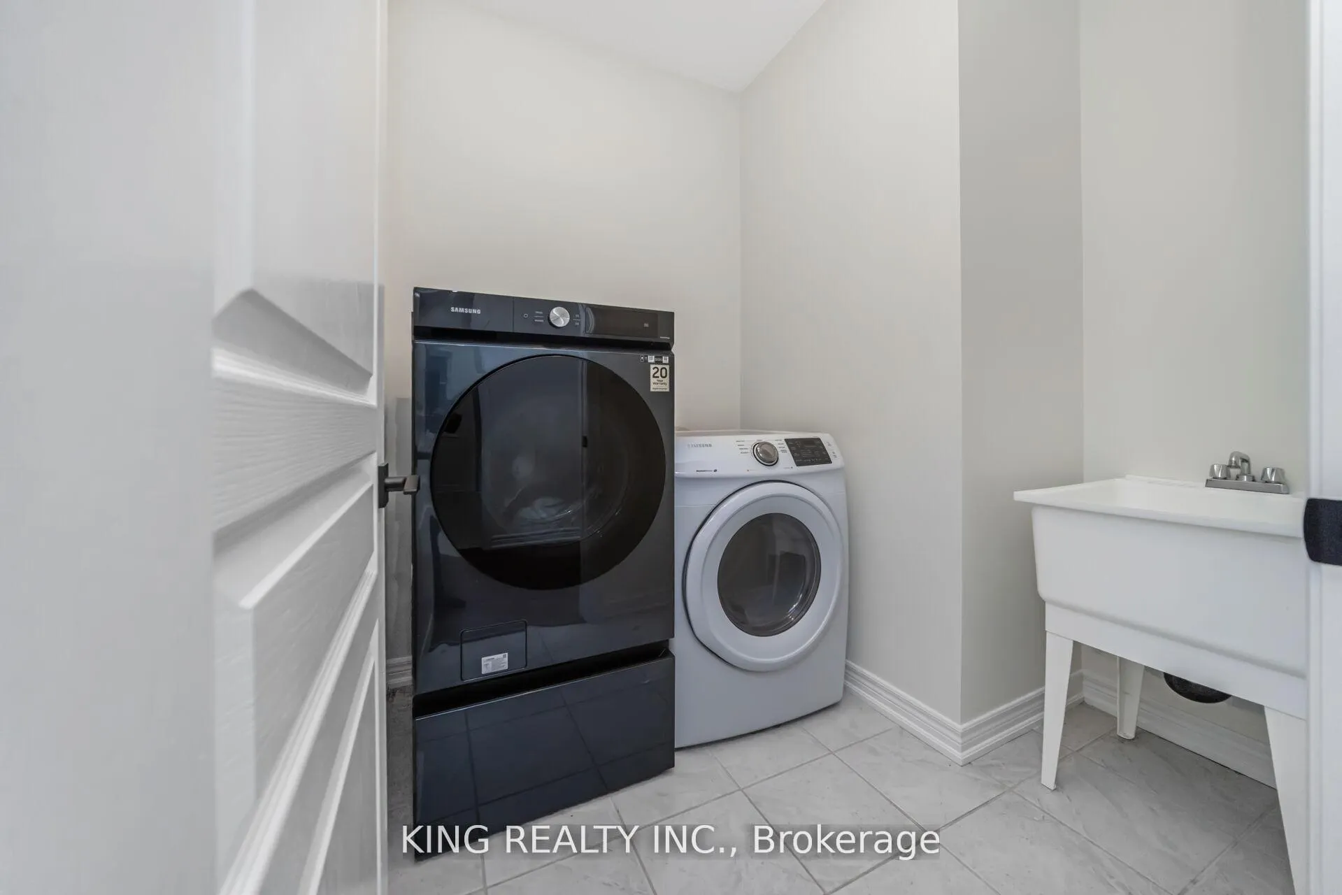 Photo 36 of 52 Haverstock Crescent, Brampton, Northwest Brampton — HOMEH