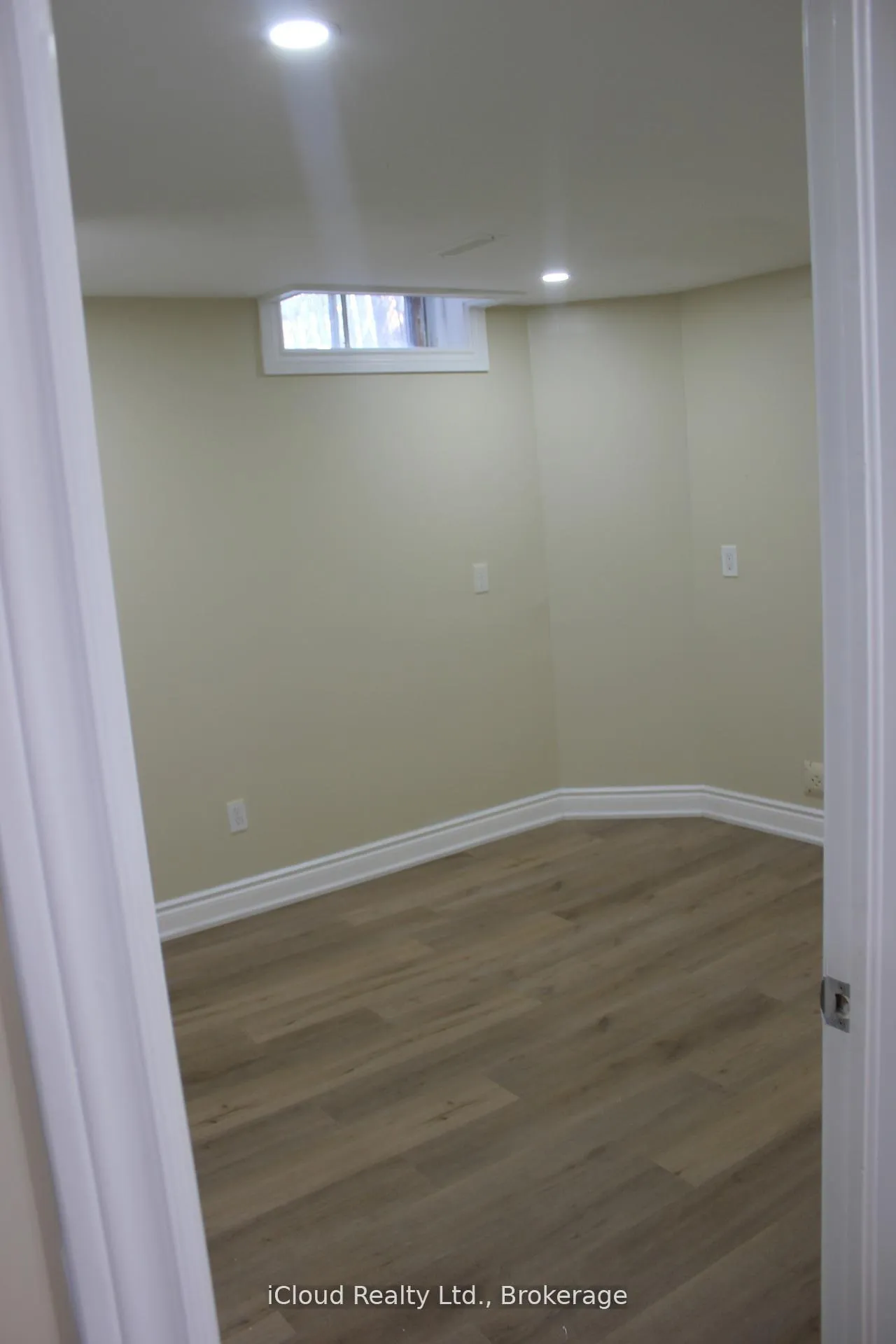 Photo 4 of 116 Skegby Road, Brampton, Brampton North — HOMEH
