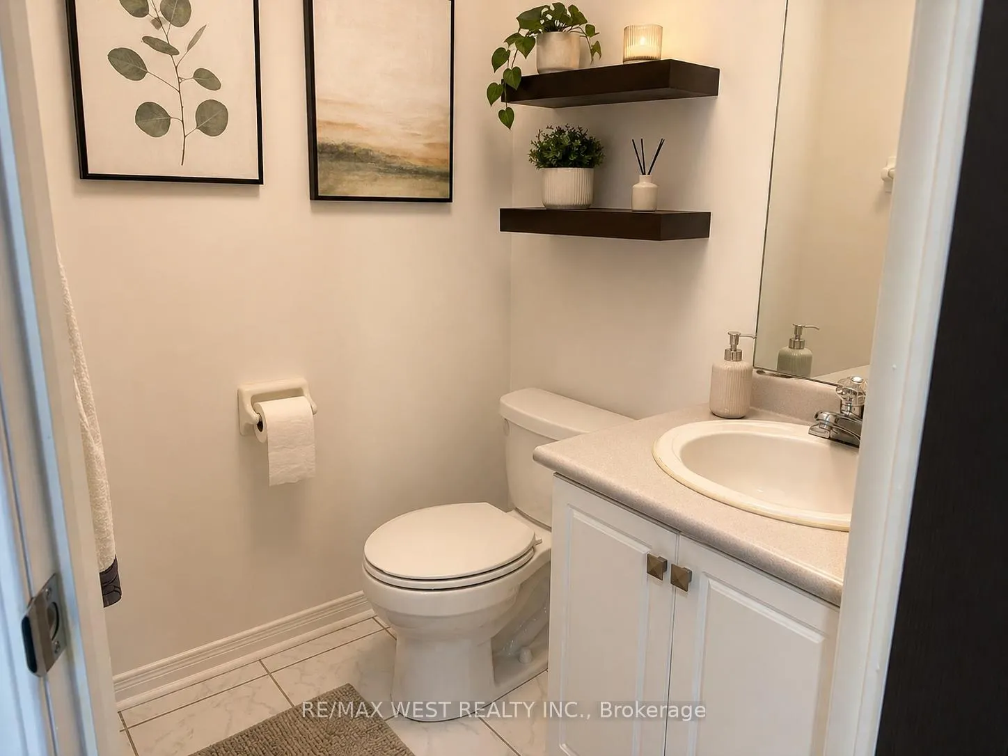 Photo 12 of 49 Mare Crescent, Etobicoke, West Humber-Clairville — HOMEH