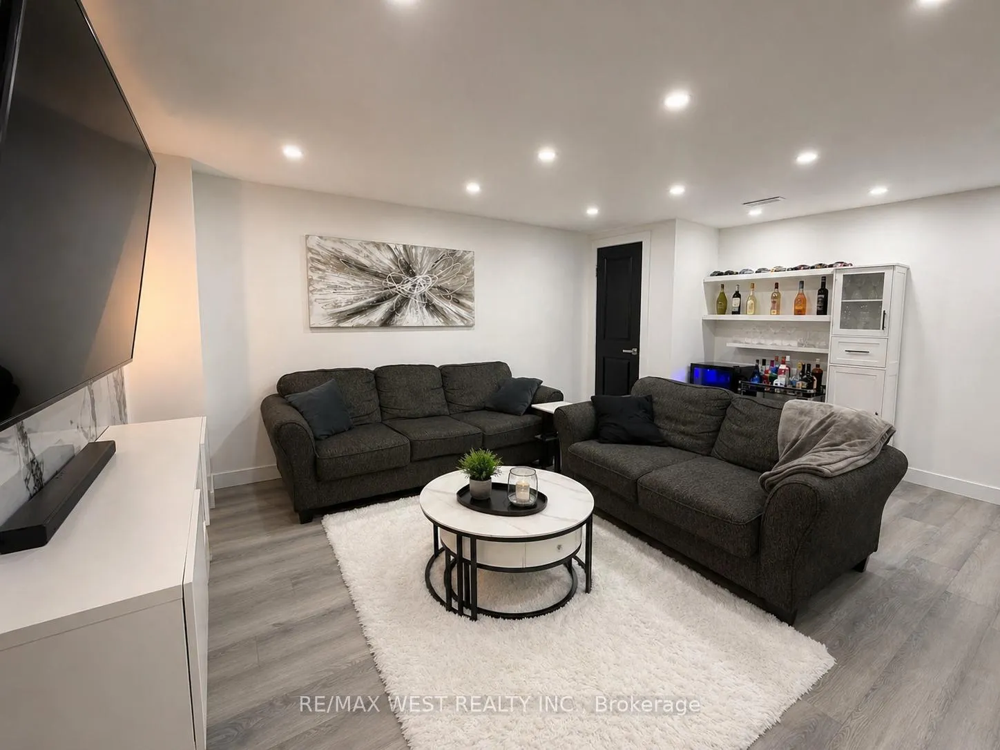 Photo 14 of 49 Mare Crescent, Etobicoke, West Humber-Clairville — HOMEH