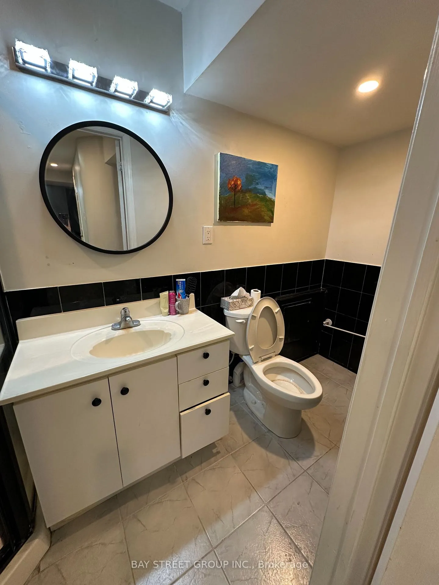Photo 4 of 15 Mary Elizabeth Crescent, Markham, Buttonville — HOMEH