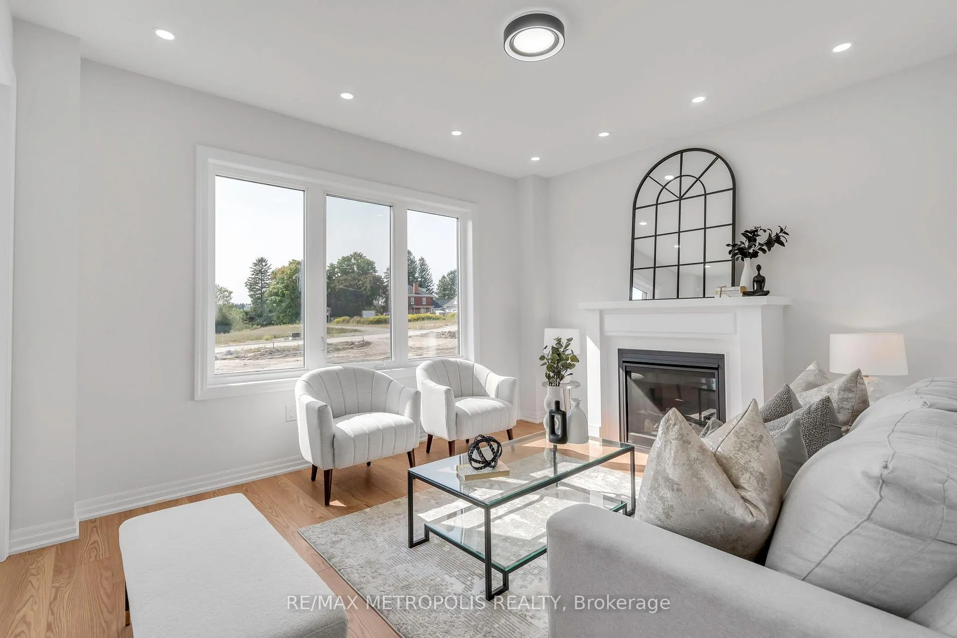 Photo 7 of 58 Belmont Drive, Clarington, Newcastle — HOMEH