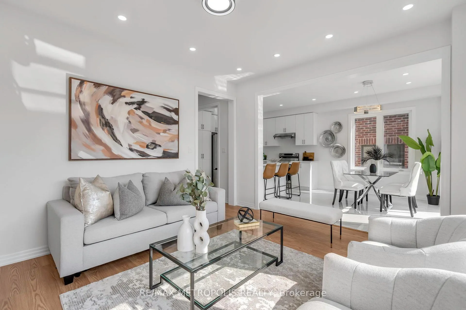 Photo 8 of 58 Belmont Drive, Clarington, Newcastle — HOMEH