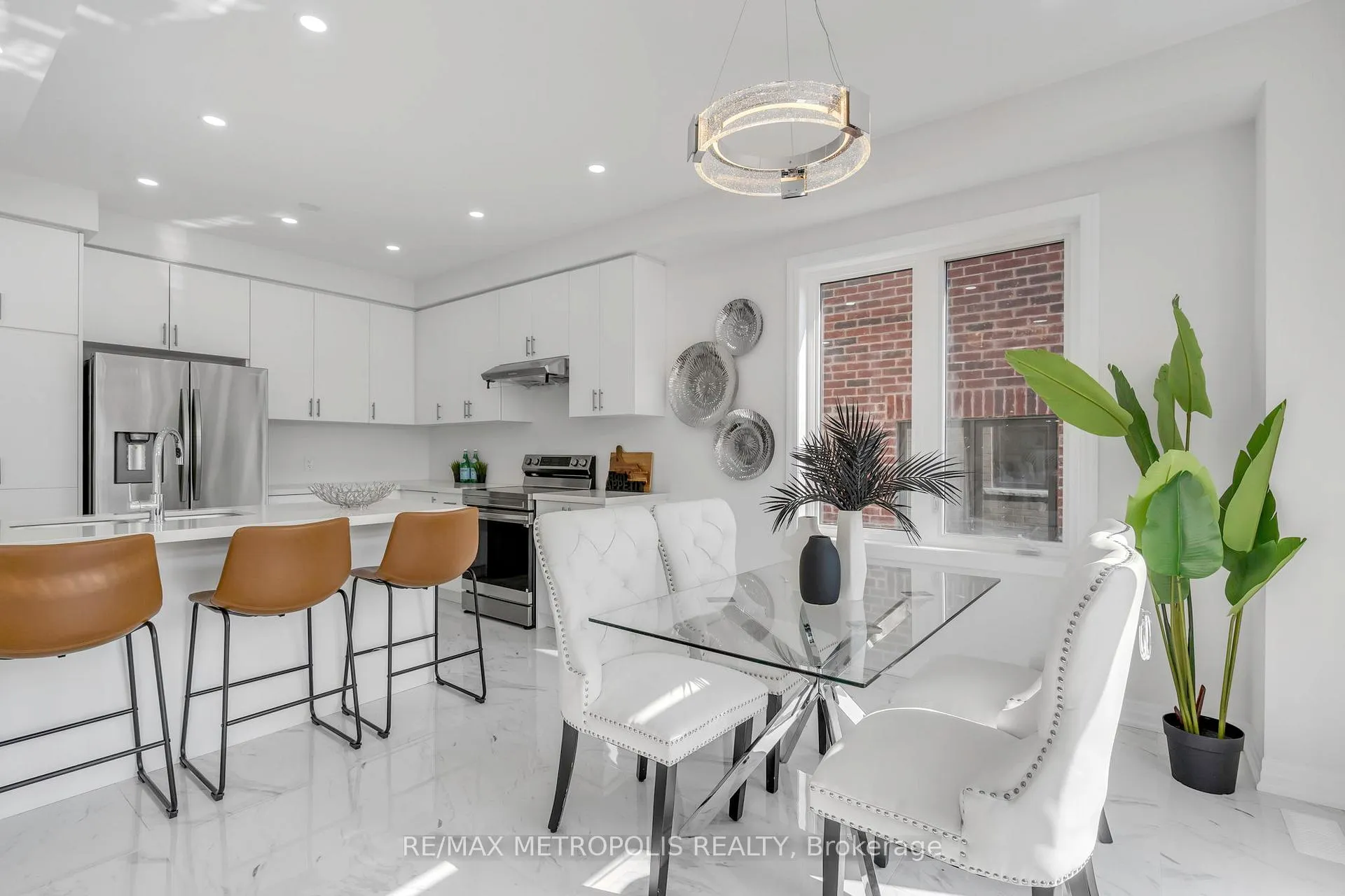 Photo 9 of 58 Belmont Drive, Clarington, Newcastle — HOMEH