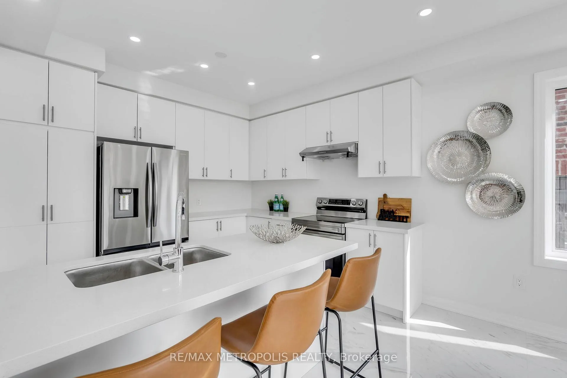 Photo 11 of 58 Belmont Drive, Clarington, Newcastle — HOMEH