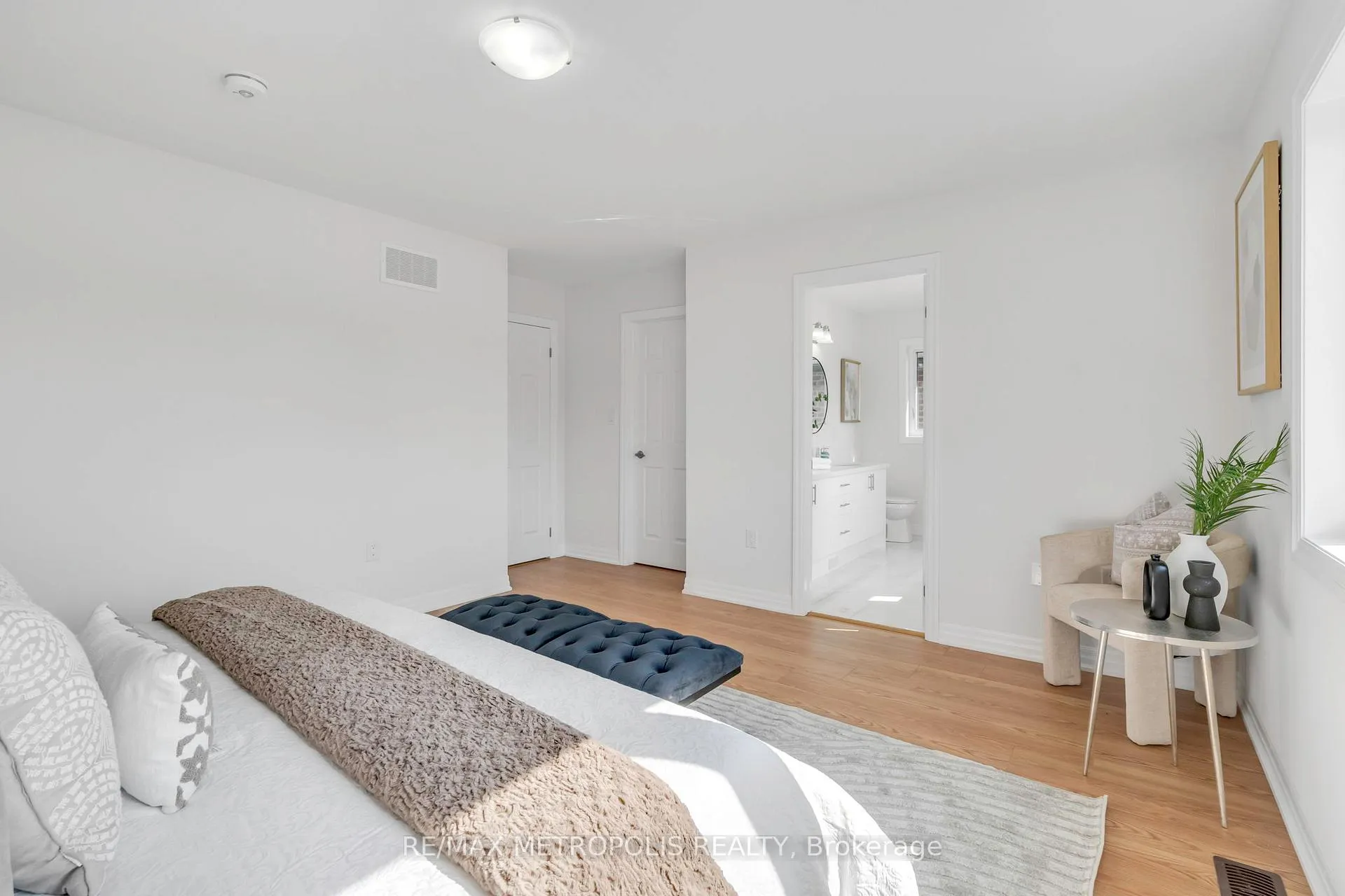 Photo 23 of 58 Belmont Drive, Clarington, Newcastle — HOMEH