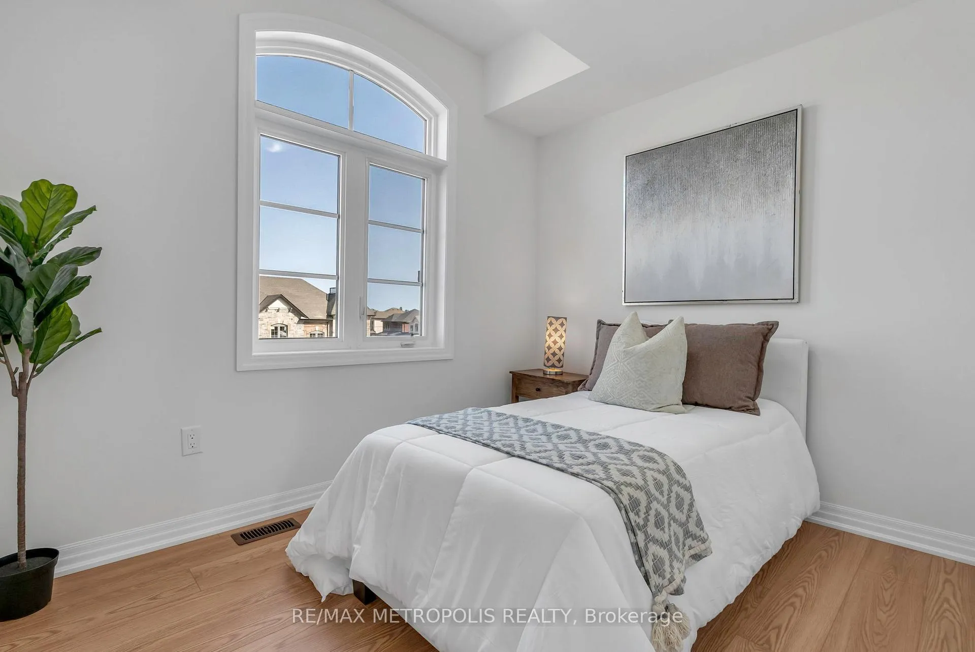 Photo 30 of 58 Belmont Drive, Clarington, Newcastle — HOMEH