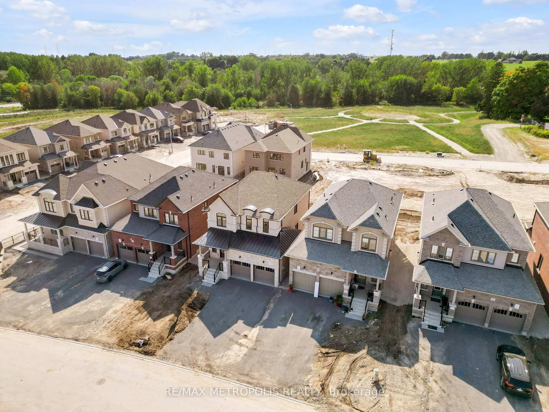 Photo 32 of 58 Belmont Drive, Clarington, Newcastle — HOMEH