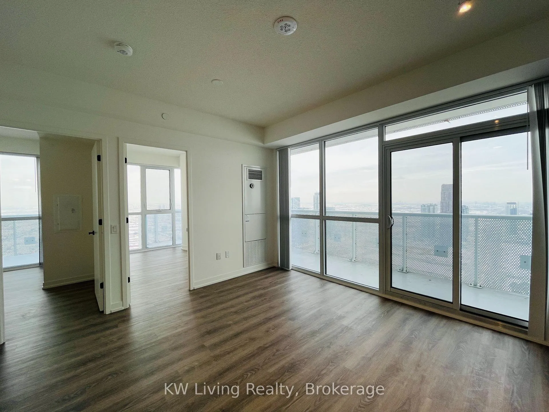 Photo 6 of Unit 5306, 8 Interchange Way, Vaughan, Vaughan Corporate Centre — HOMEH