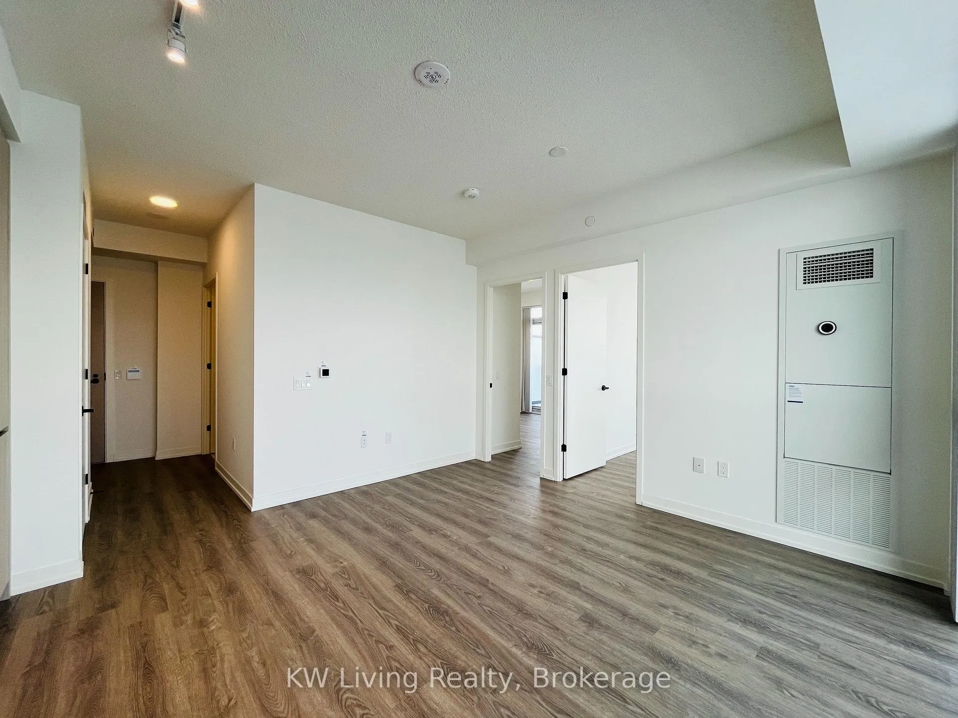Photo 7 of Unit 5306, 8 Interchange Way, Vaughan, Vaughan Corporate Centre — HOMEH