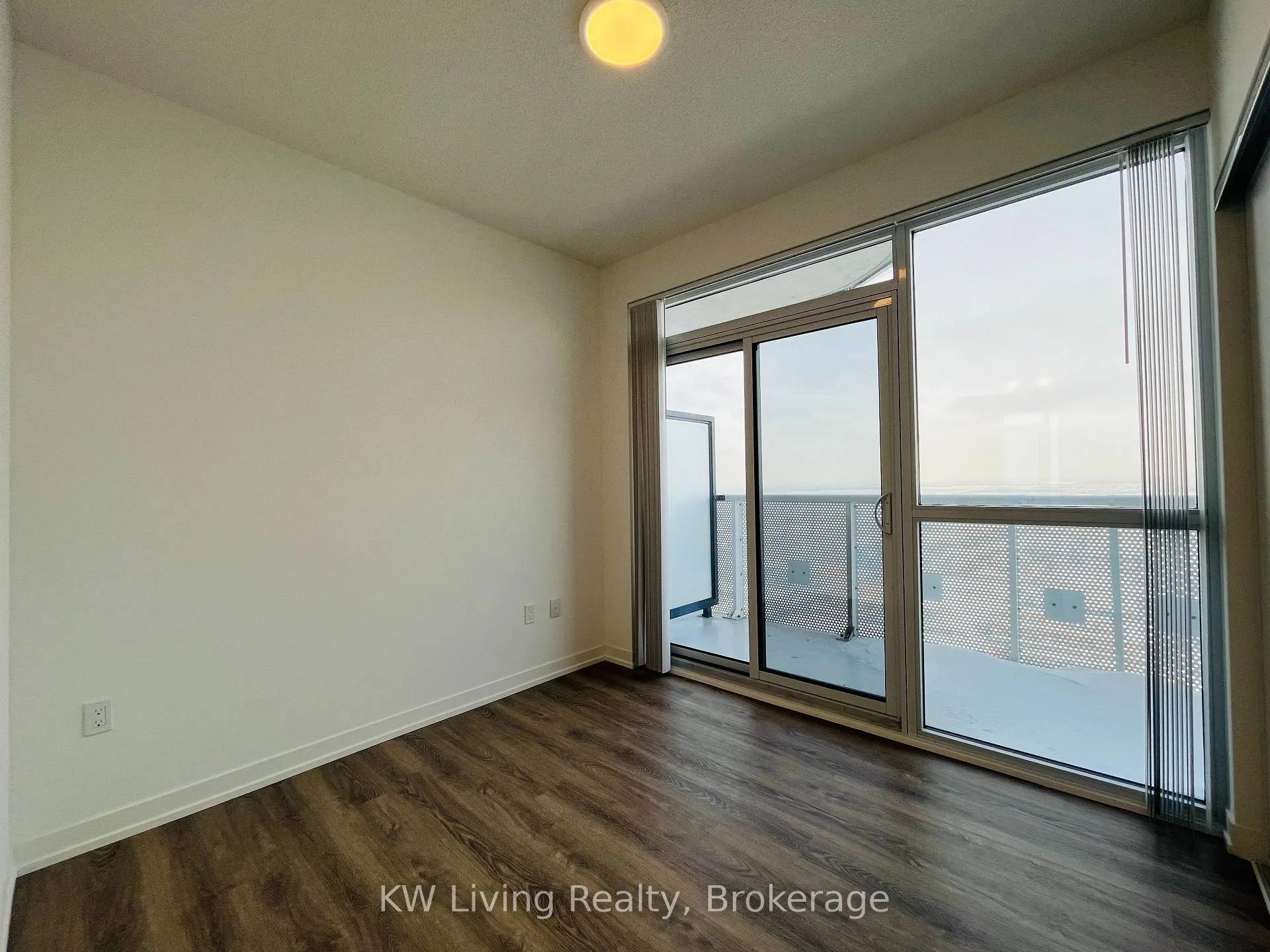 Photo 8 of Unit 5306, 8 Interchange Way, Vaughan, Vaughan Corporate Centre — HOMEH